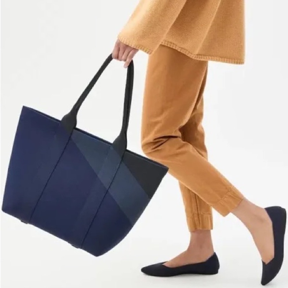 GUC Rothy’s Essential Tote Midnight Navy